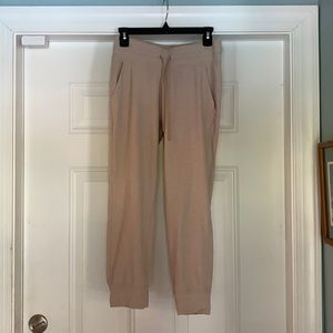Lululemon cropped joggers